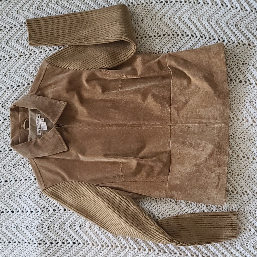 Suede tan leather jacket ribbed sleeves pockets in front A.M.I size medium